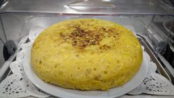 Tortilla de patata en la cafetería Fertol